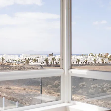 Villa Dompi con vistas al mar y a Fuerteventura-2